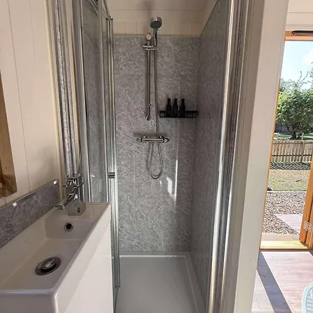 Hut In The Hall * 贝德尔