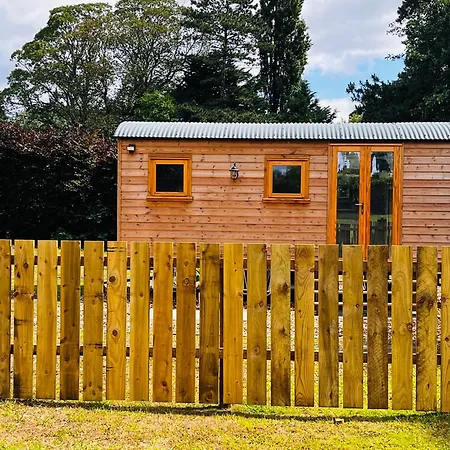 Hut In The Hall 贝德尔