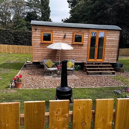 Hut In The Hall Kemp