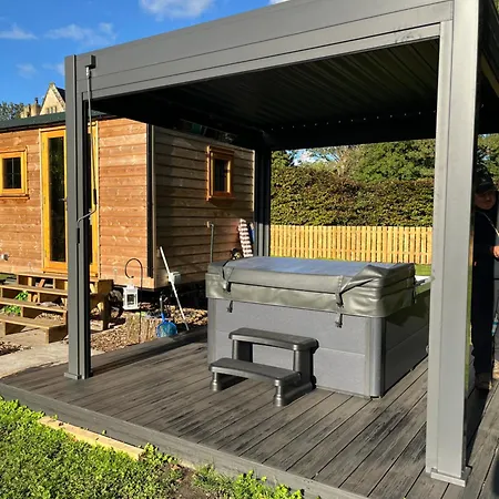 Hut In The Hall 营地 贝德尔