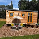 Hut In The Hall *